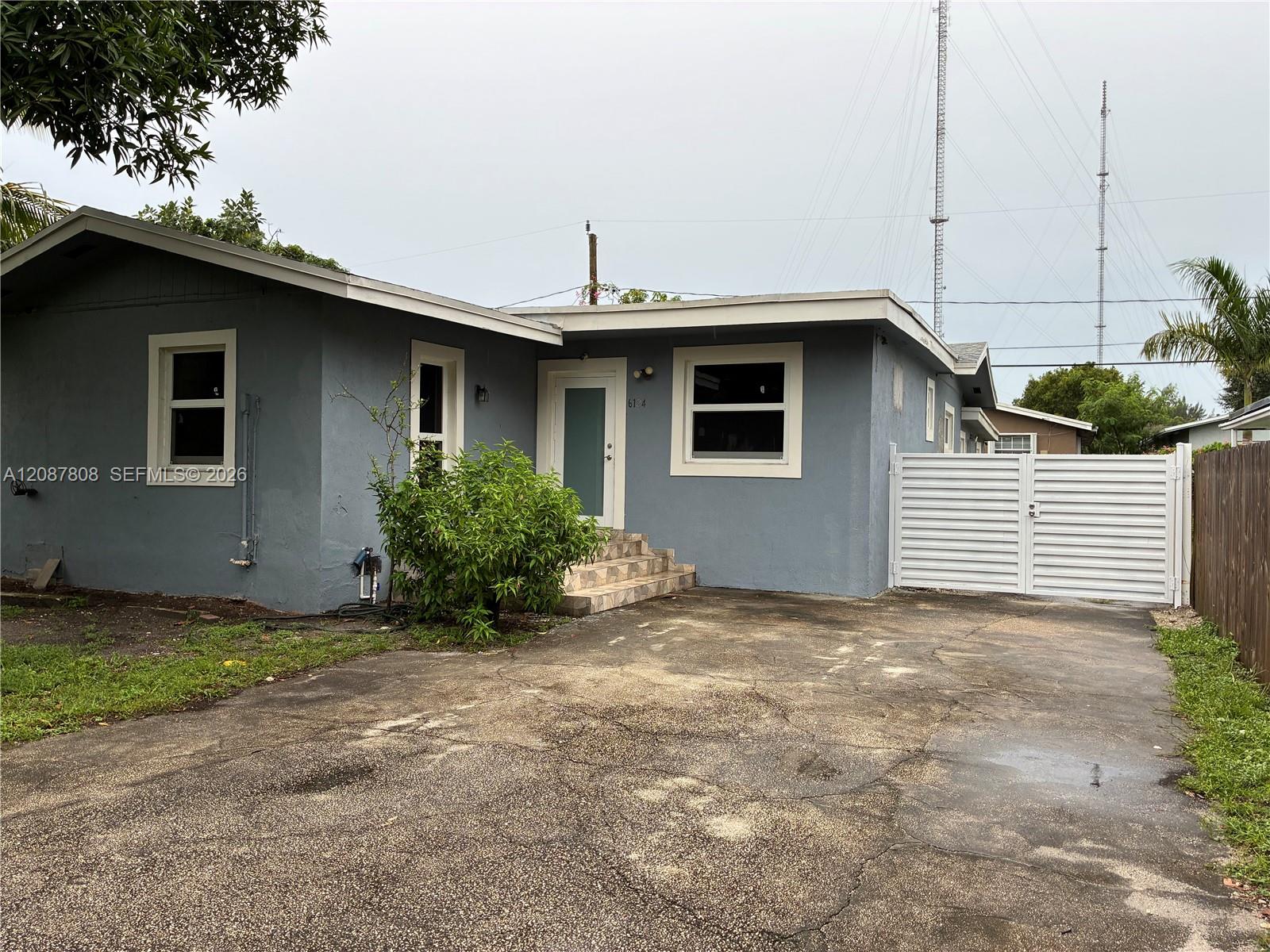 6124 SW 38th Street 6124 Property Photo 1