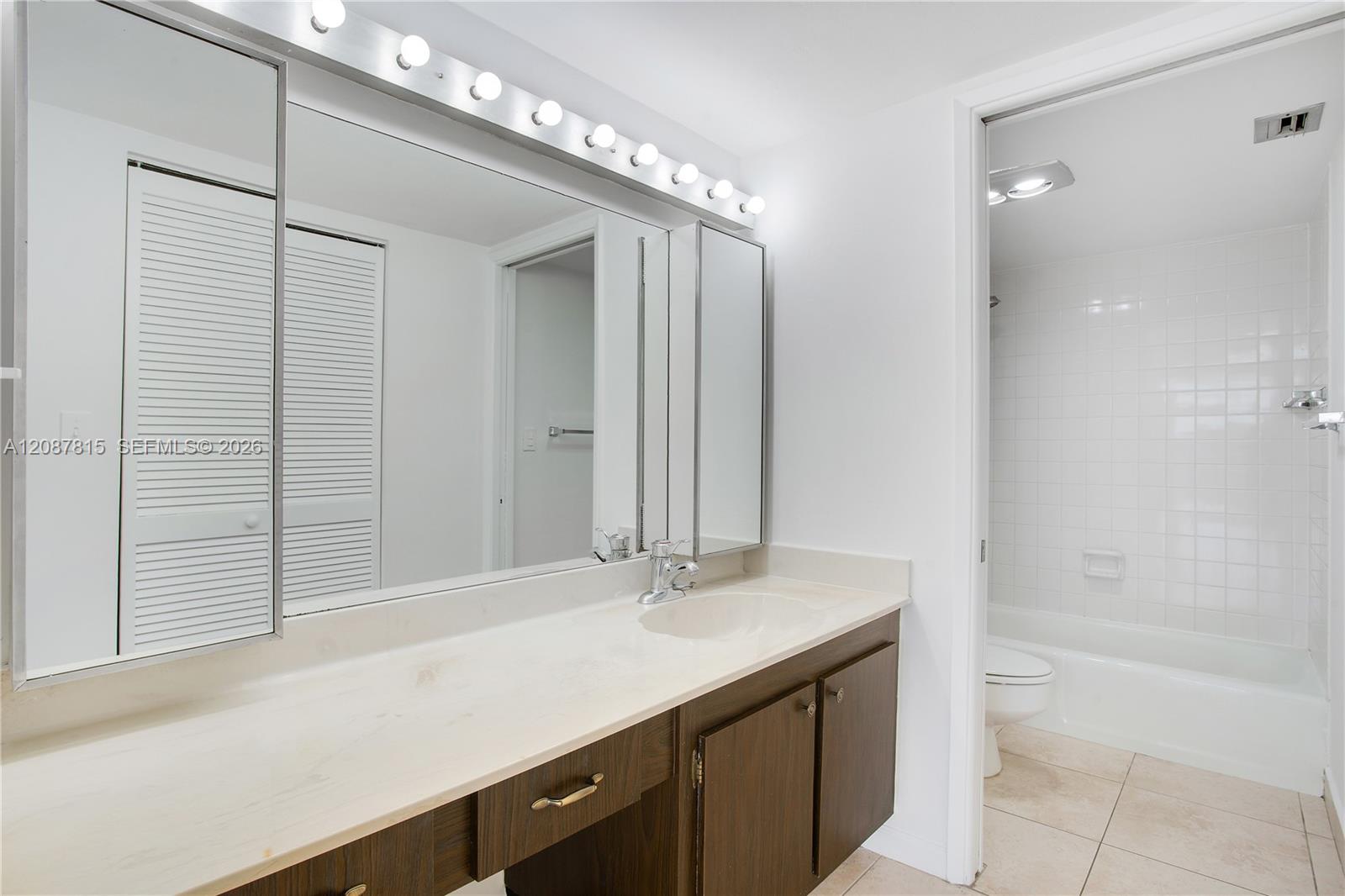 1901 Brickell Avenue B1702 Property Photo 10