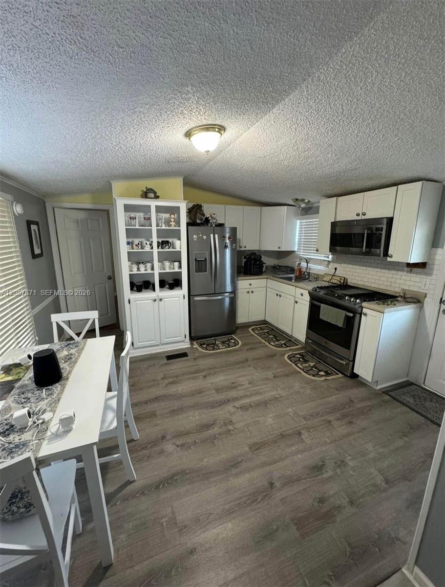 A12087871 Property Photo 16