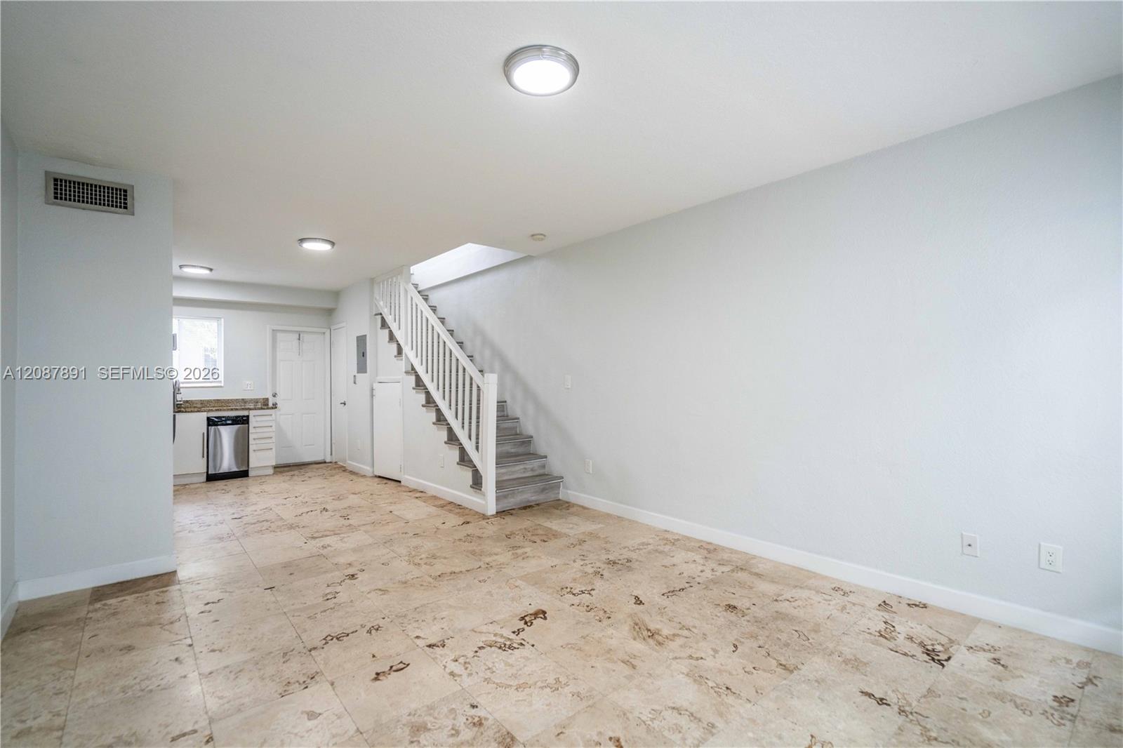 2180 Bay Drive 4b Property Photo 3