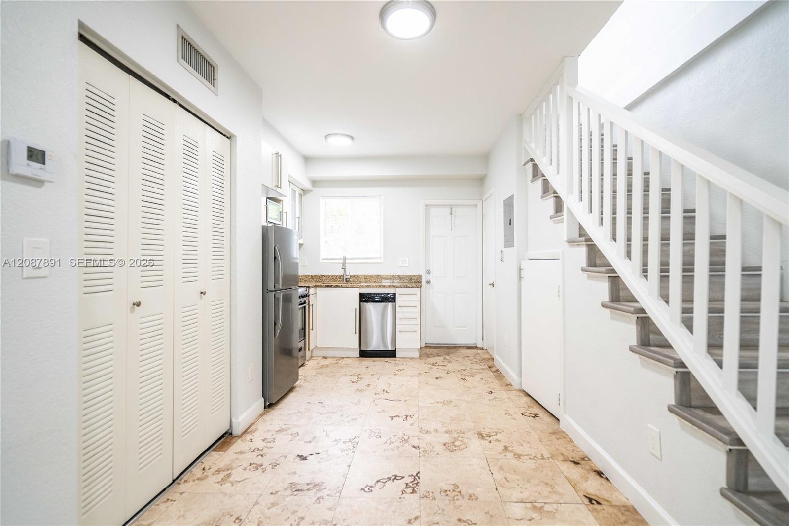 2180 Bay Drive 4b Property Photo 6