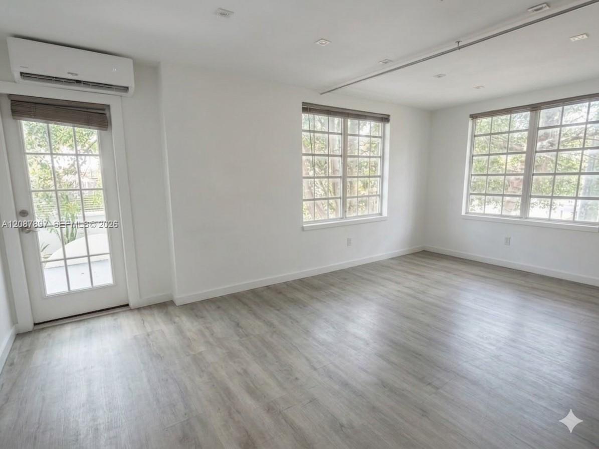932 7th Street 932D Property Photo 1