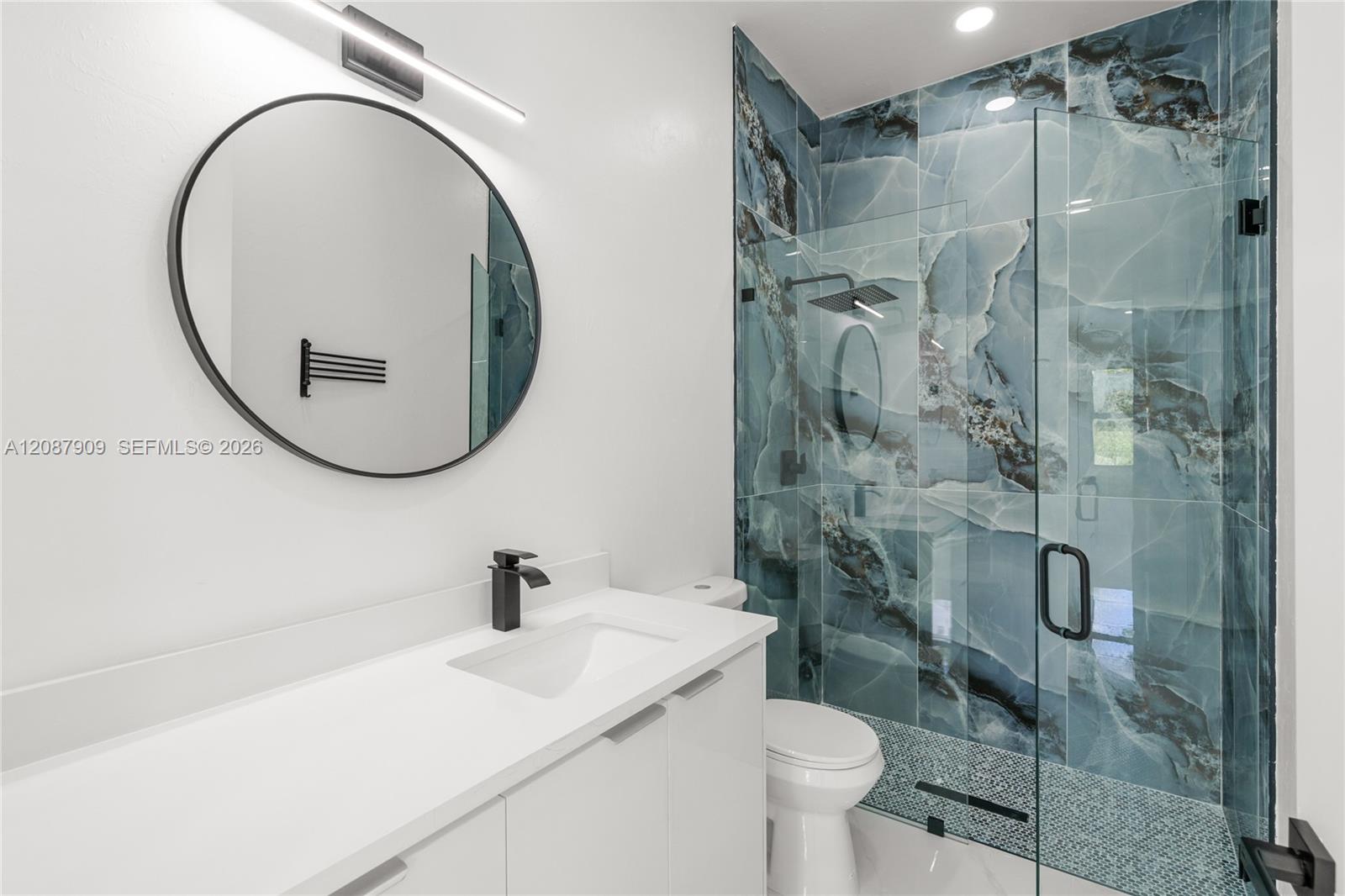 936 Anthony E Street Property Photo 6
