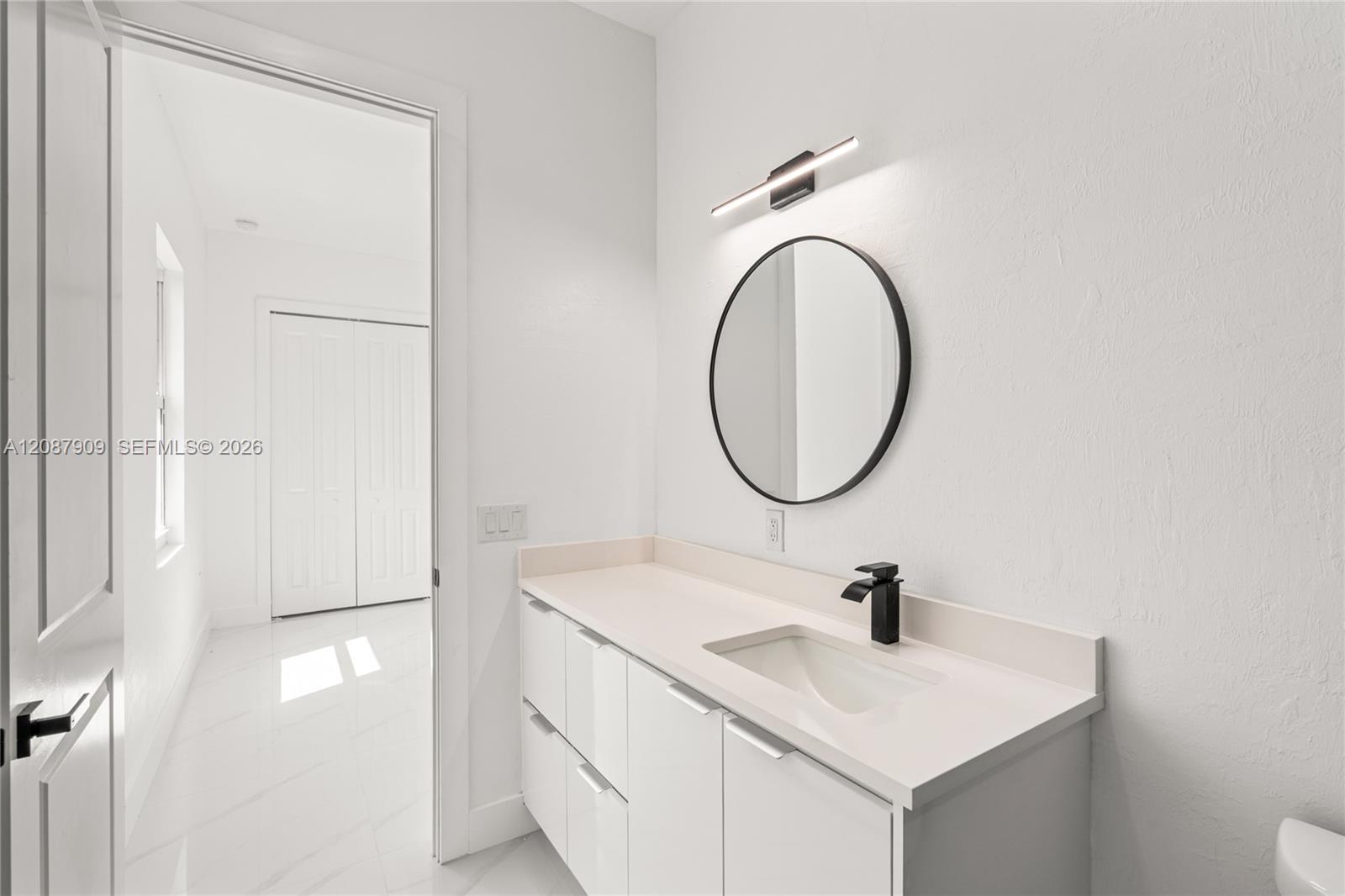 936 Anthony E Street Property Photo 10