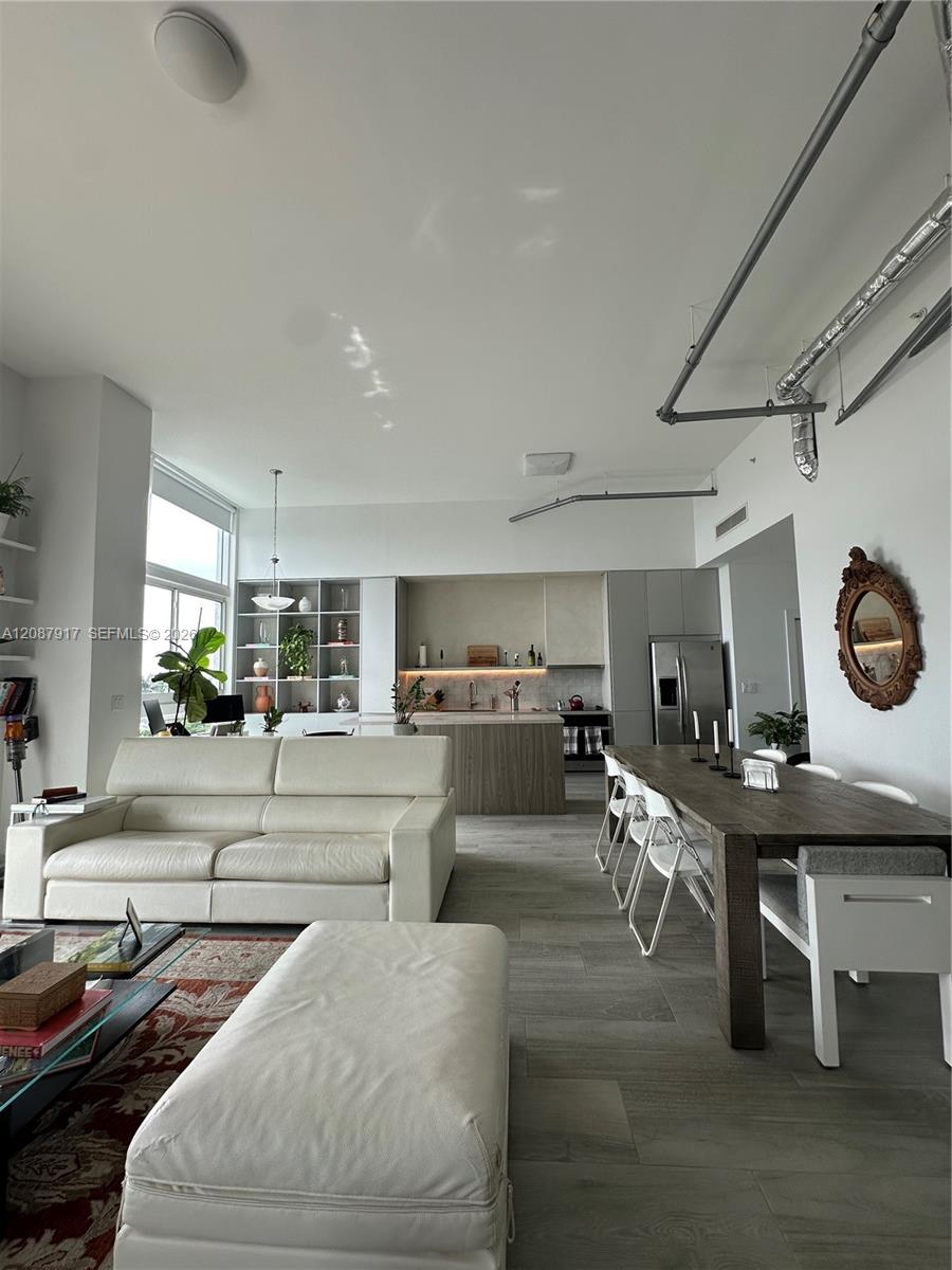 A12087917 Property Photo 8