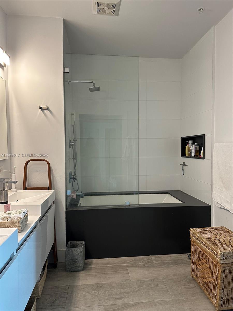 A12087917 Property Photo 17