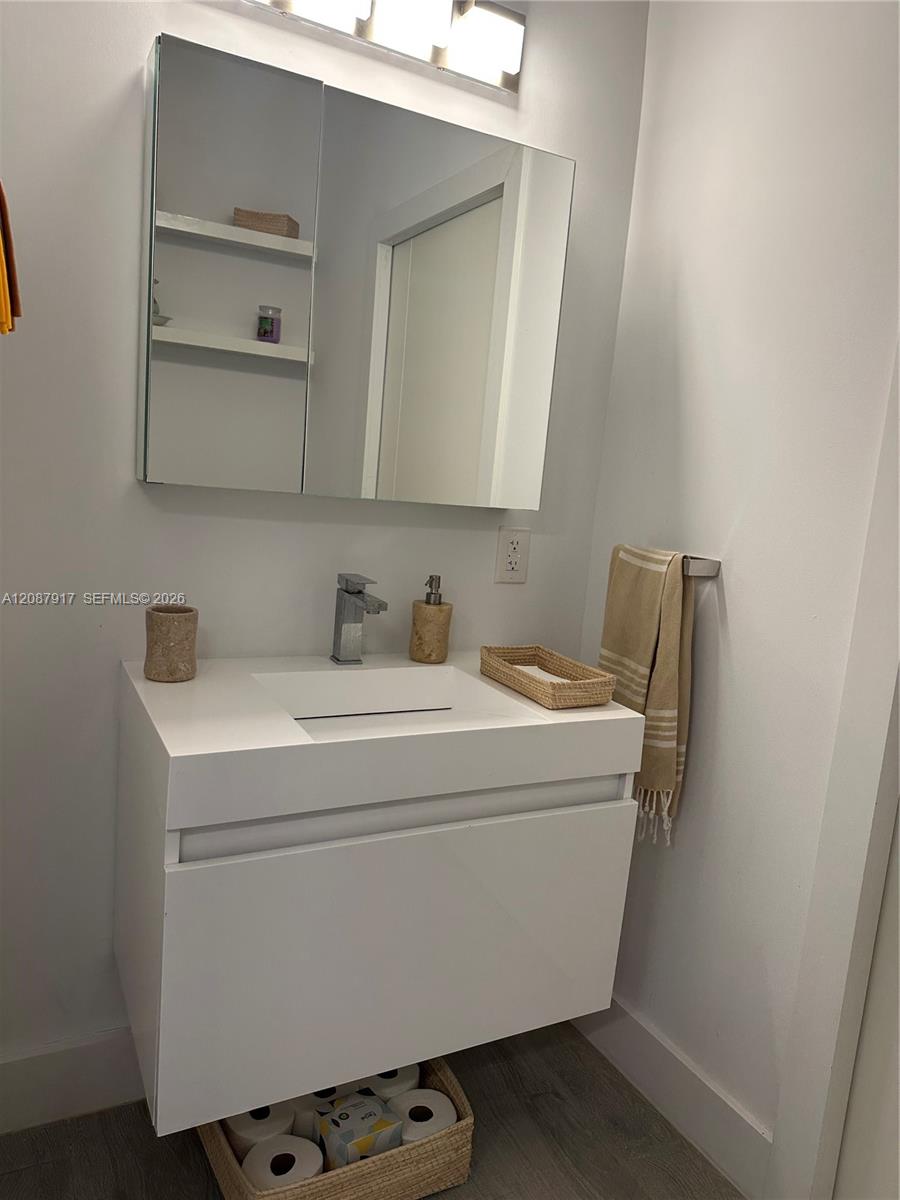 A12087917 Property Photo 18