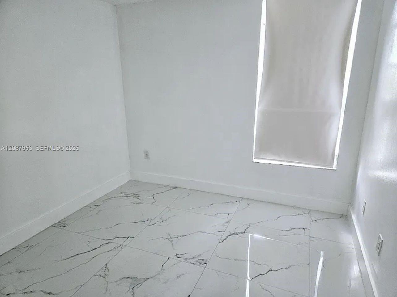 9682 Fontainebleau Boulevard 207 Property Photo 8