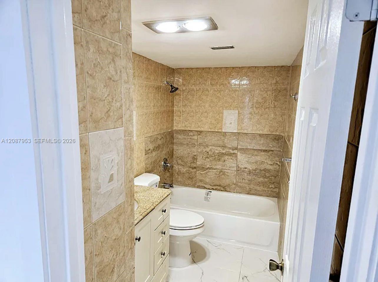 9682 Fontainebleau Boulevard 207 Property Photo 12