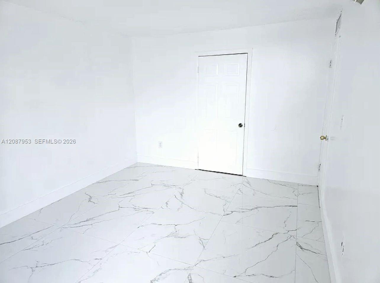 9682 Fontainebleau Boulevard 207 Property Photo 13