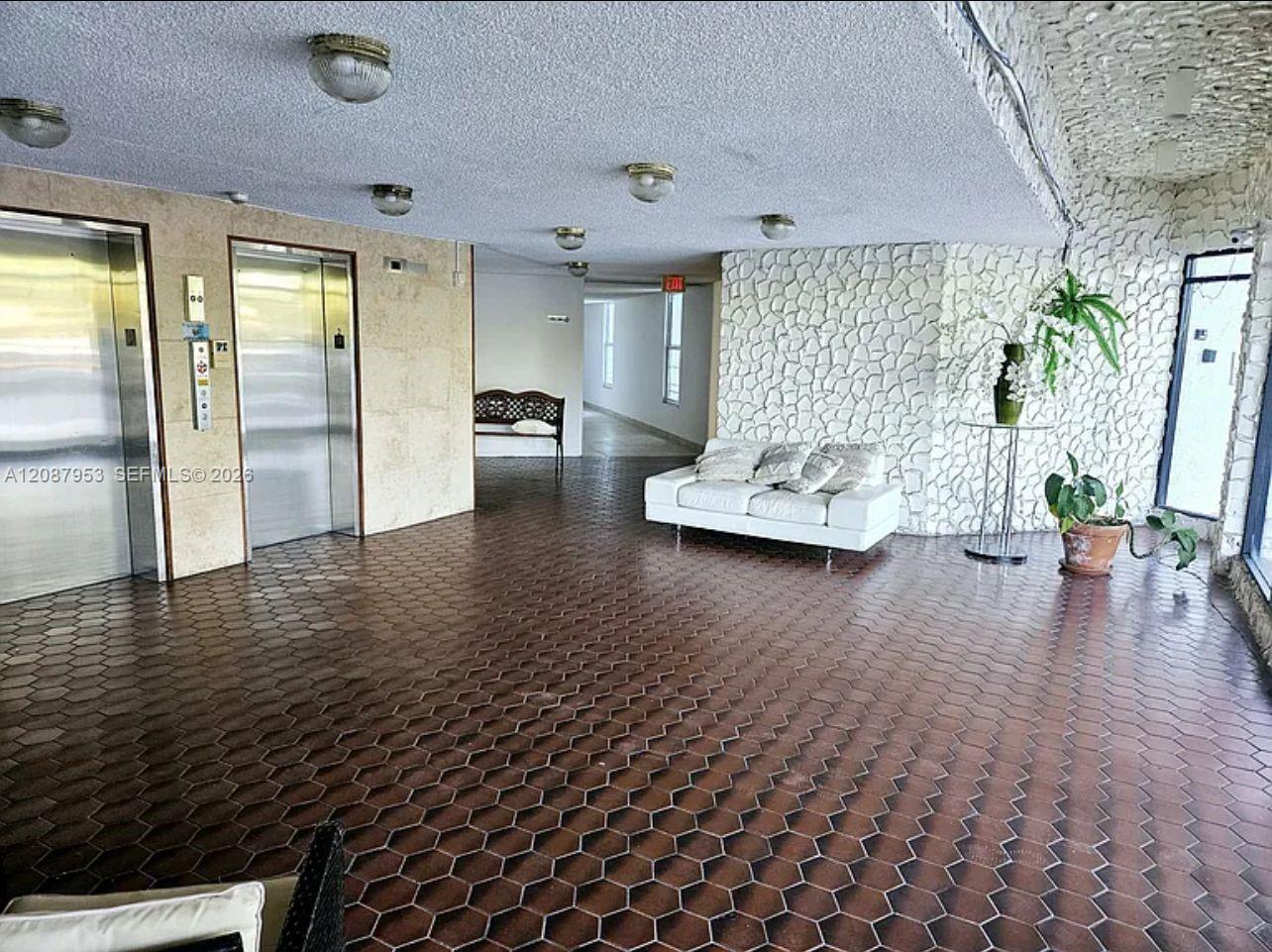 9682 Fontainebleau Boulevard 207 Property Photo 17