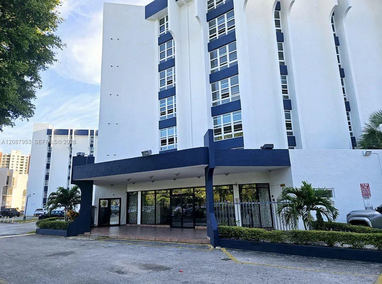 9682 Fontainebleau Boulevard 207 Property Photo 18