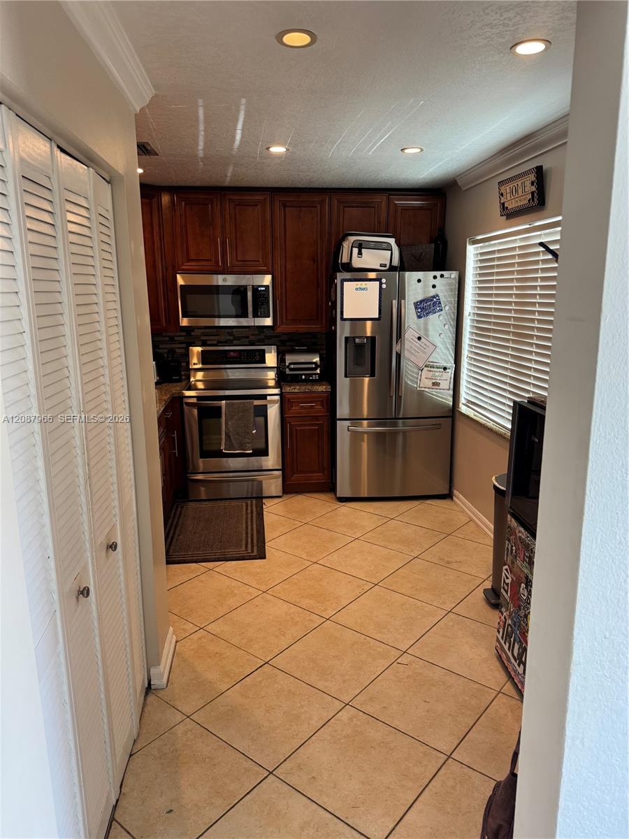 A12087965 Property Photo 5
