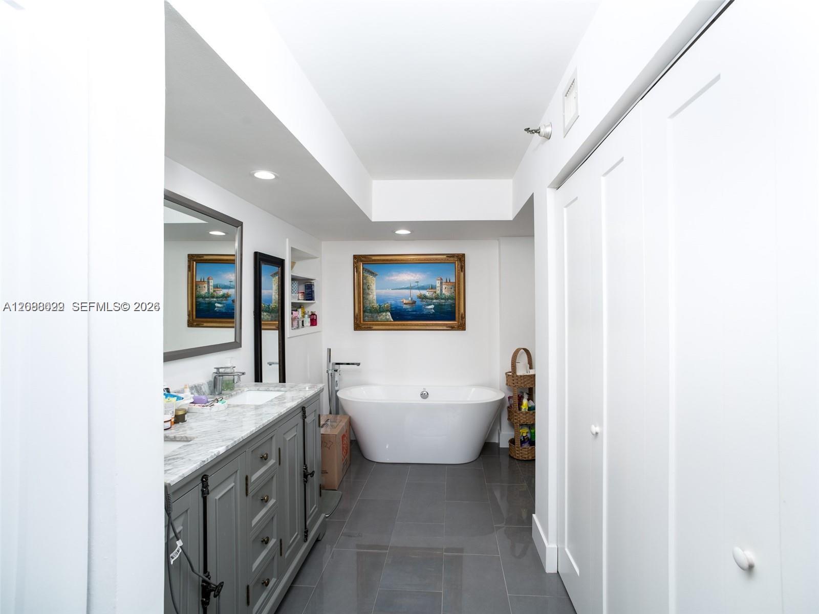 3500 Mystic Pointe Drive 1607 Property Photo 12