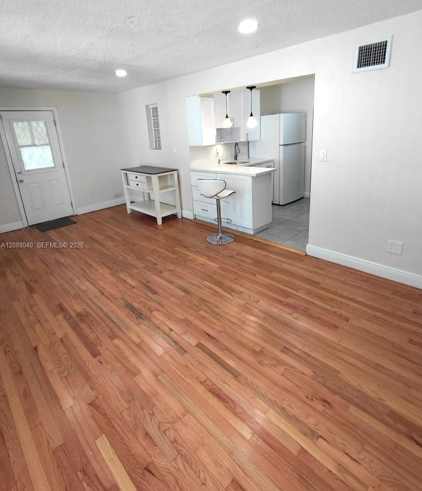 1623 Plunkett Street W Property Photo 3