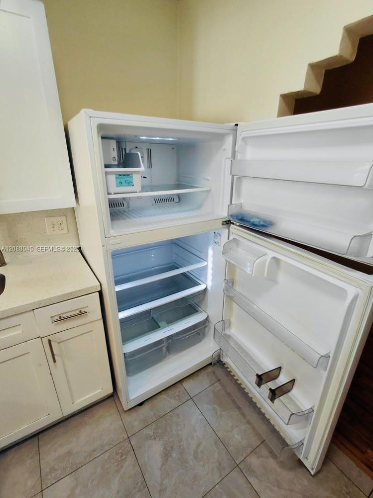 1623 Plunkett Street W Property Photo 7