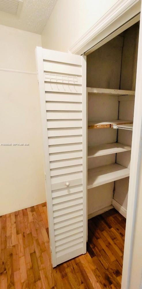 1623 Plunkett Street W Property Photo 10