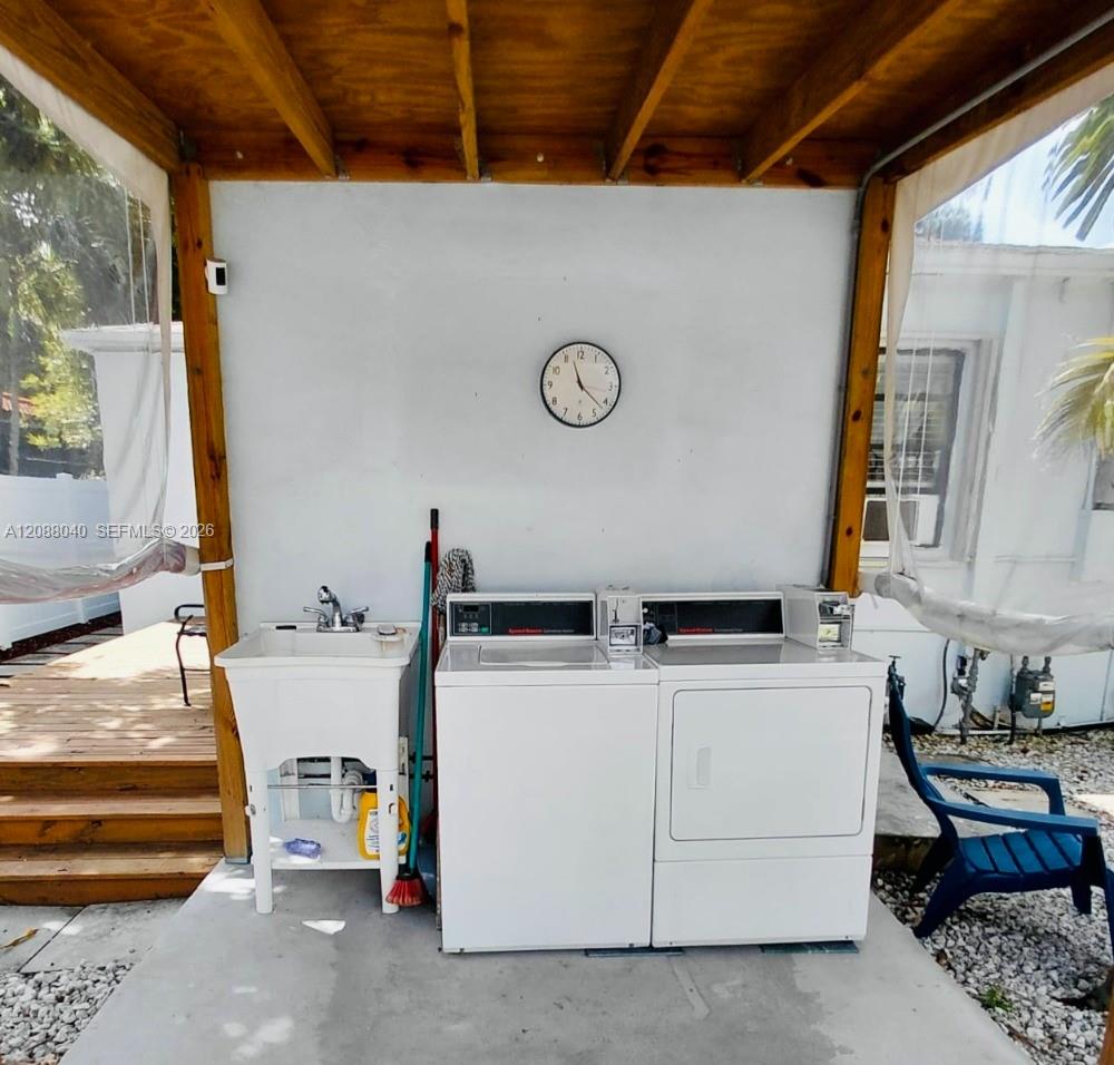 1623 Plunkett Street W Property Photo 16
