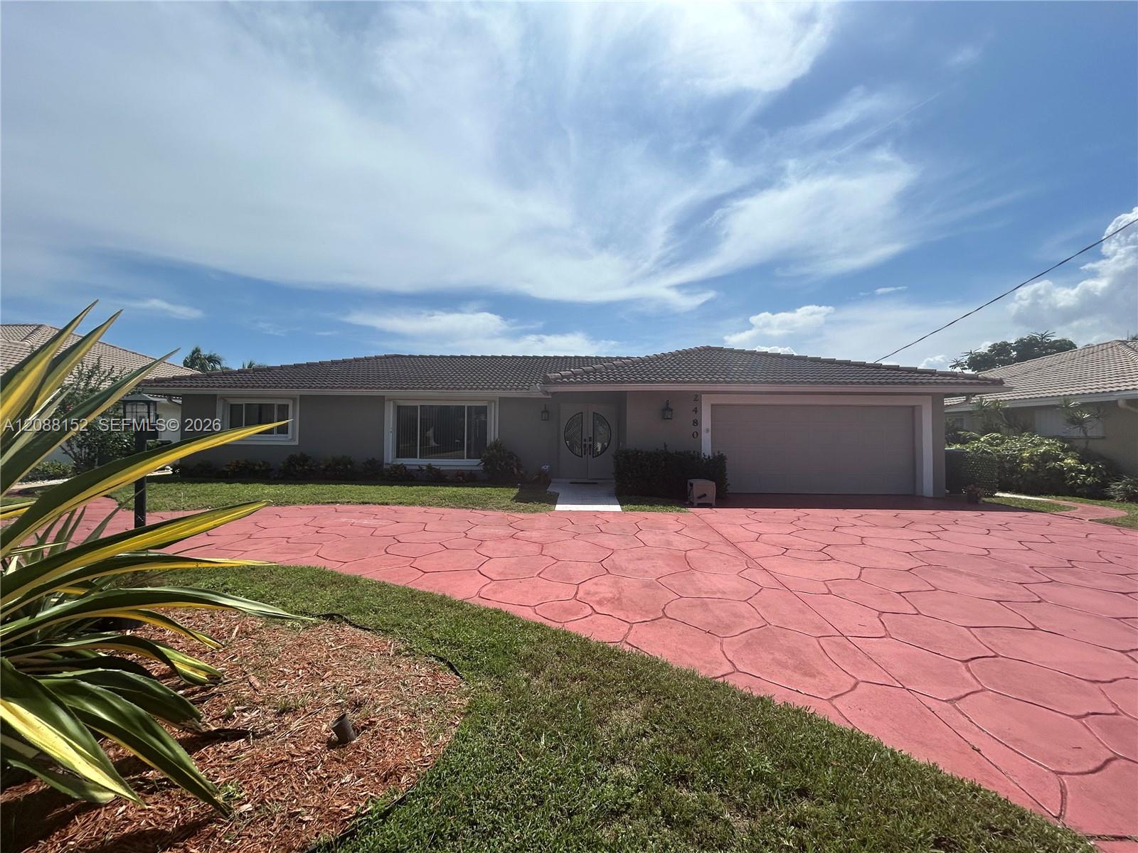 2480 Ne 46th Street Property Photo 4