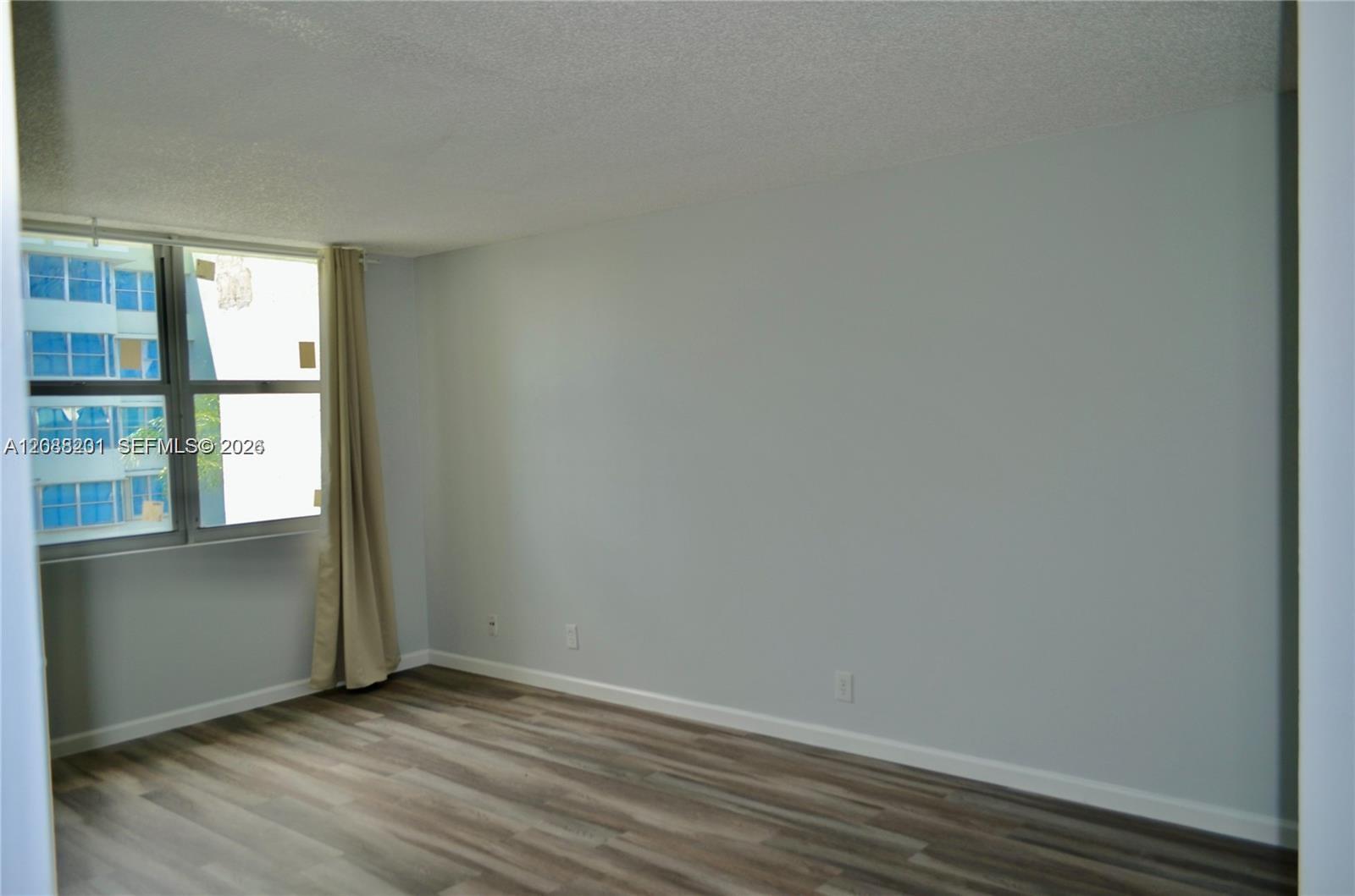 16570 Ne 26th Avenue 4d Property Photo 10