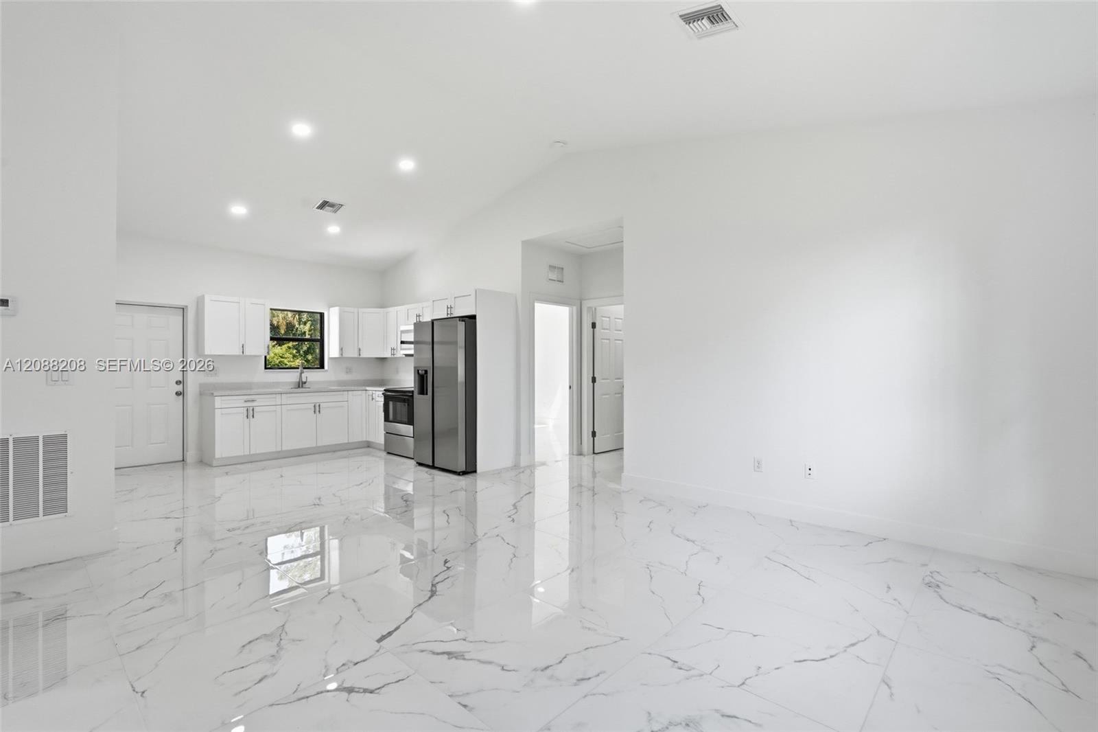 149 Dutch Loop Property Photo 8