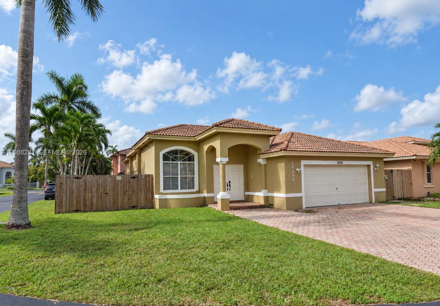 16362 Sw 94th Street Property Photo 1