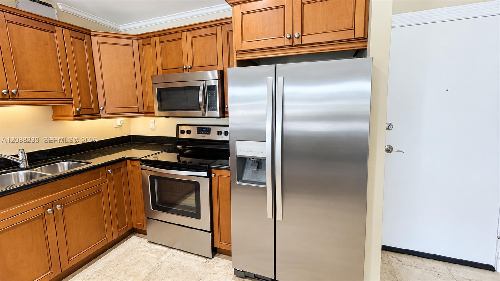 200 S Birch Road 908 Property Photo 14