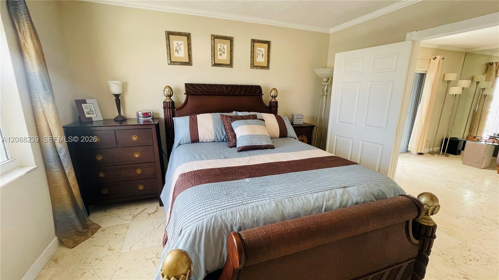 200 S Birch Road 908 Property Photo 15