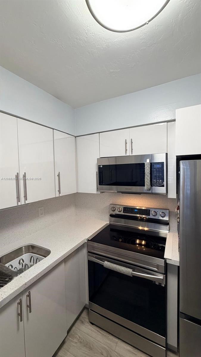 1030 Sw 11 Street M20 Property Photo 11