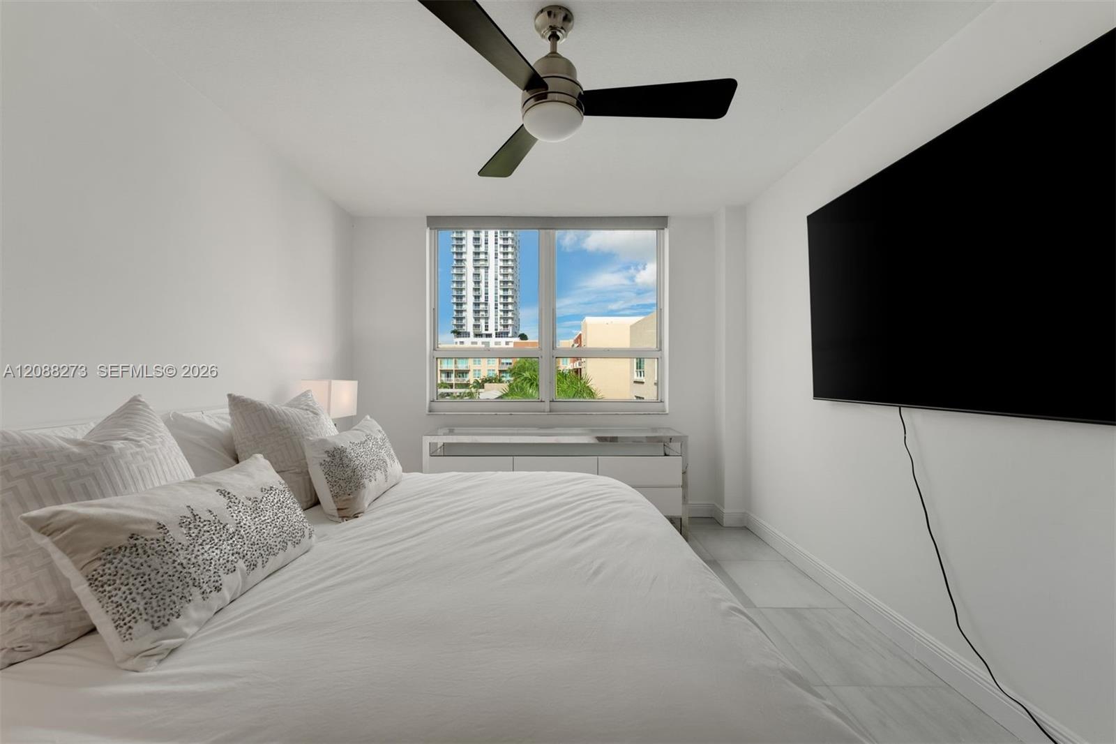 2000 N Bayshore Drive 619 Property Photo 13
