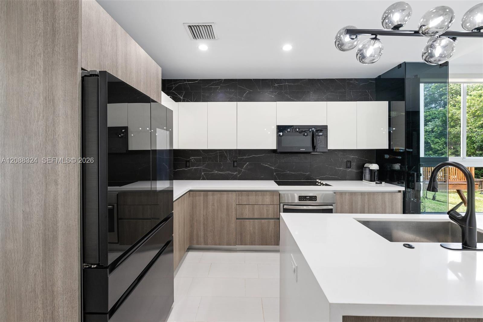 A12088324 Property Photo 11