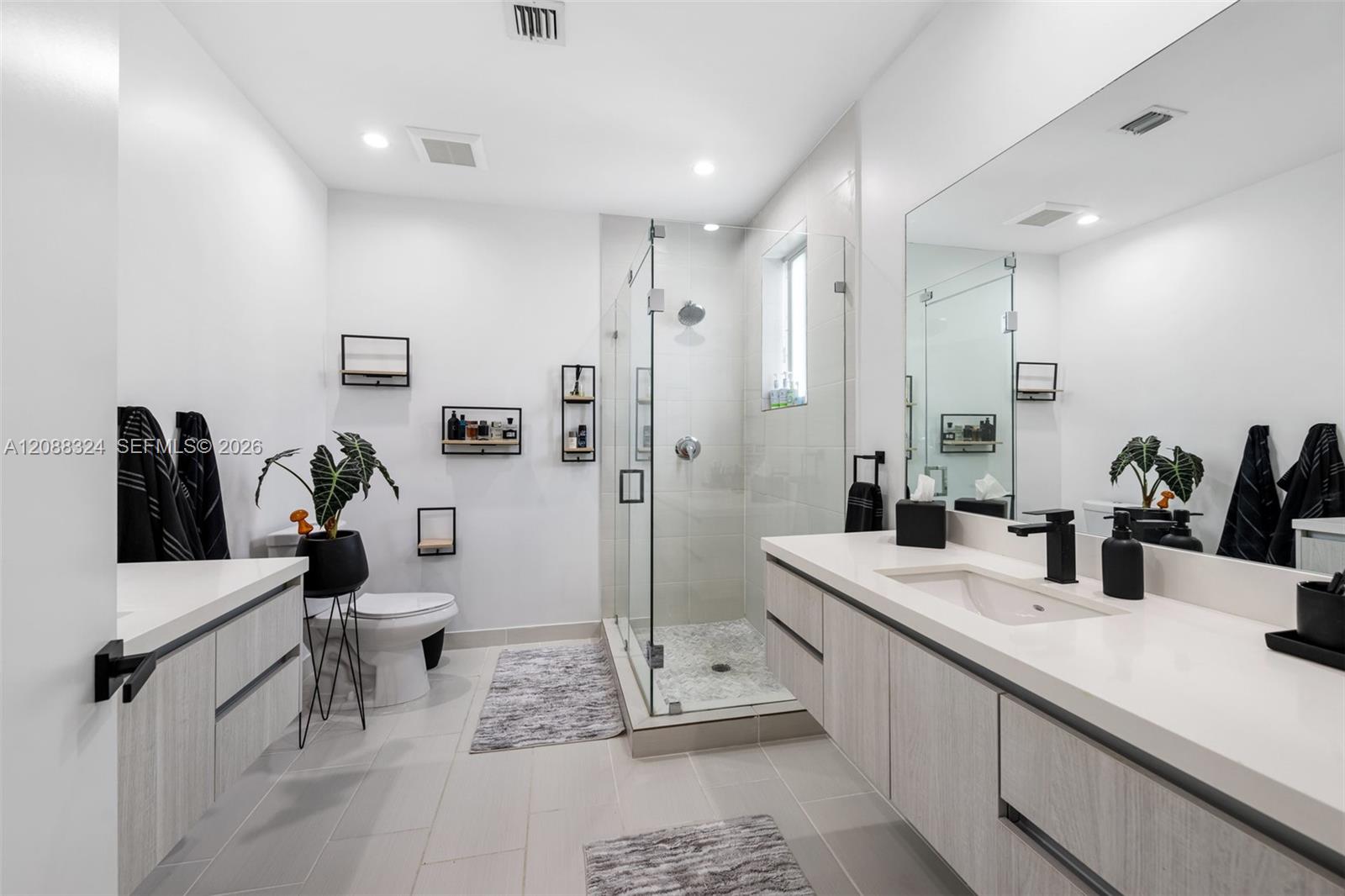 A12088324 Property Photo 17