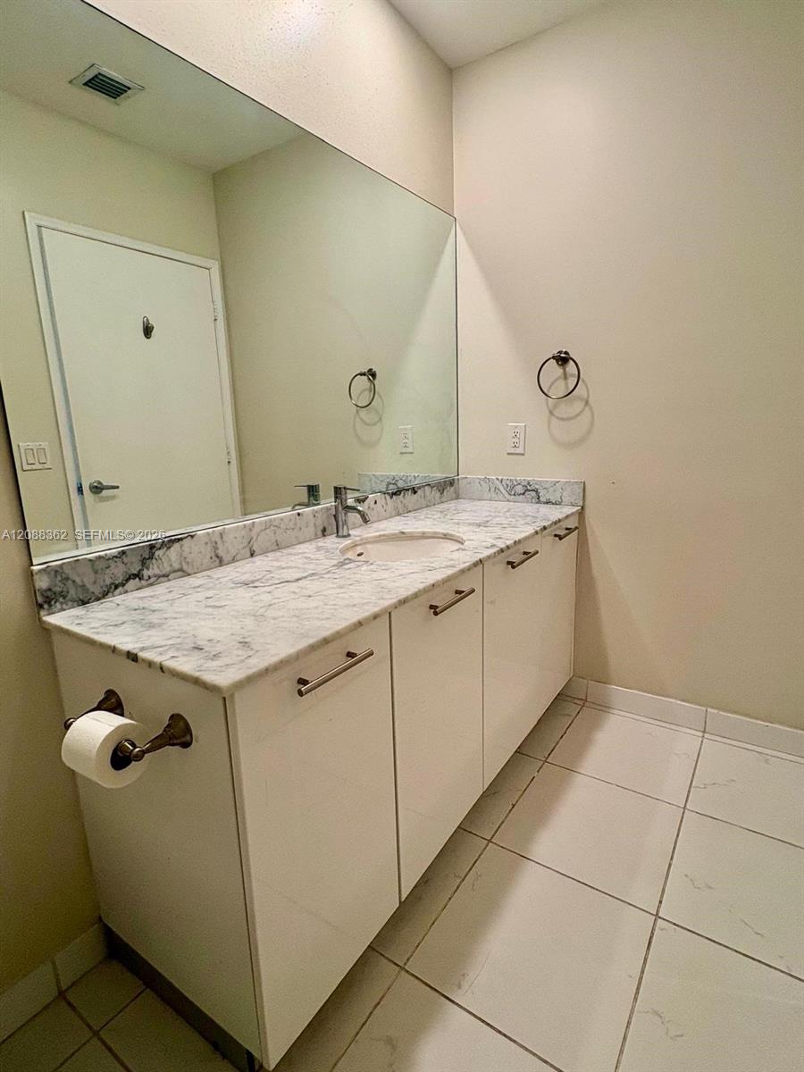 950 Brickell Bay Drive 4505 Property Photo 16