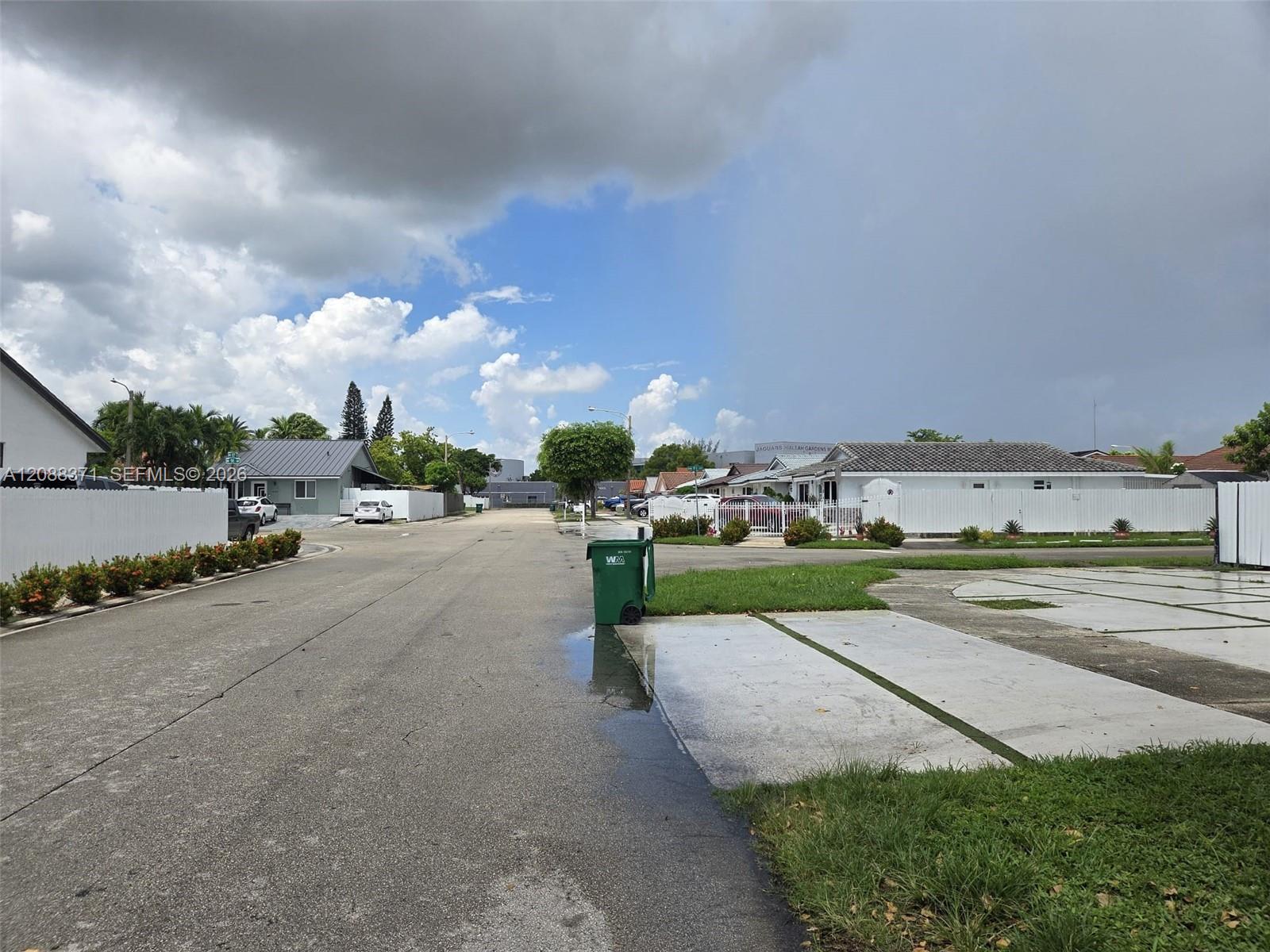 9085 Nw 117th Street Property Photo 1