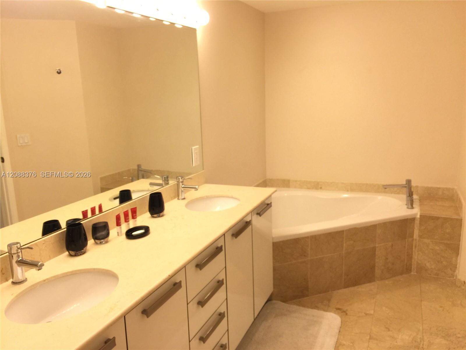 3000 Ne 188th Street 506 Property Photo 18