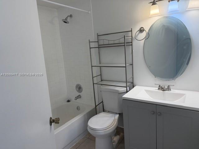 8290 Lake Drive 540 Property Photo 8