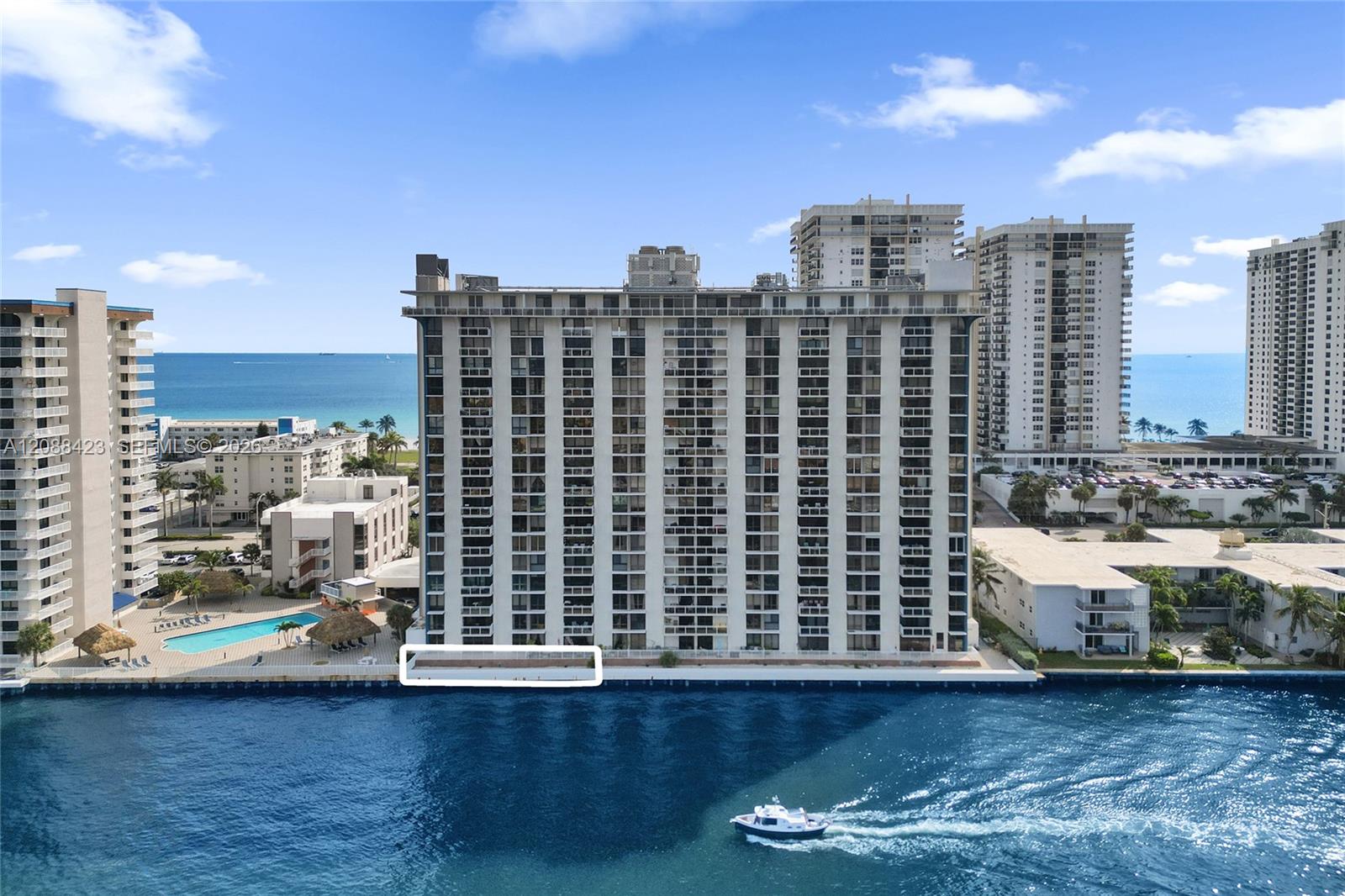 1600 S Ocean Drive 1f Property Photo 1