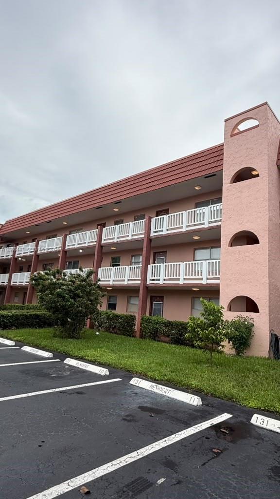 9641 Sunrise Lakes Boulevard 305 Property Photo 1