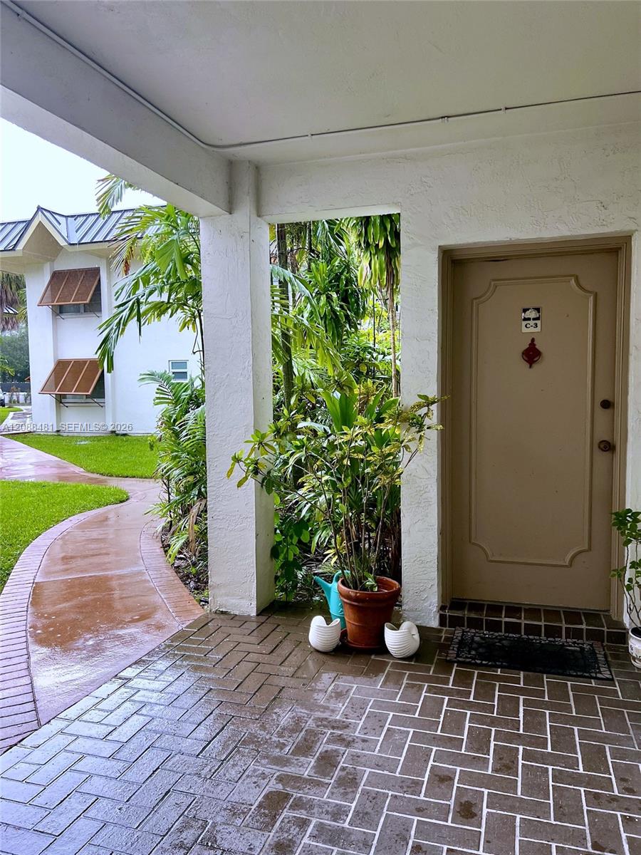 9304 Sw 77th Avenue C3 Property Photo 1