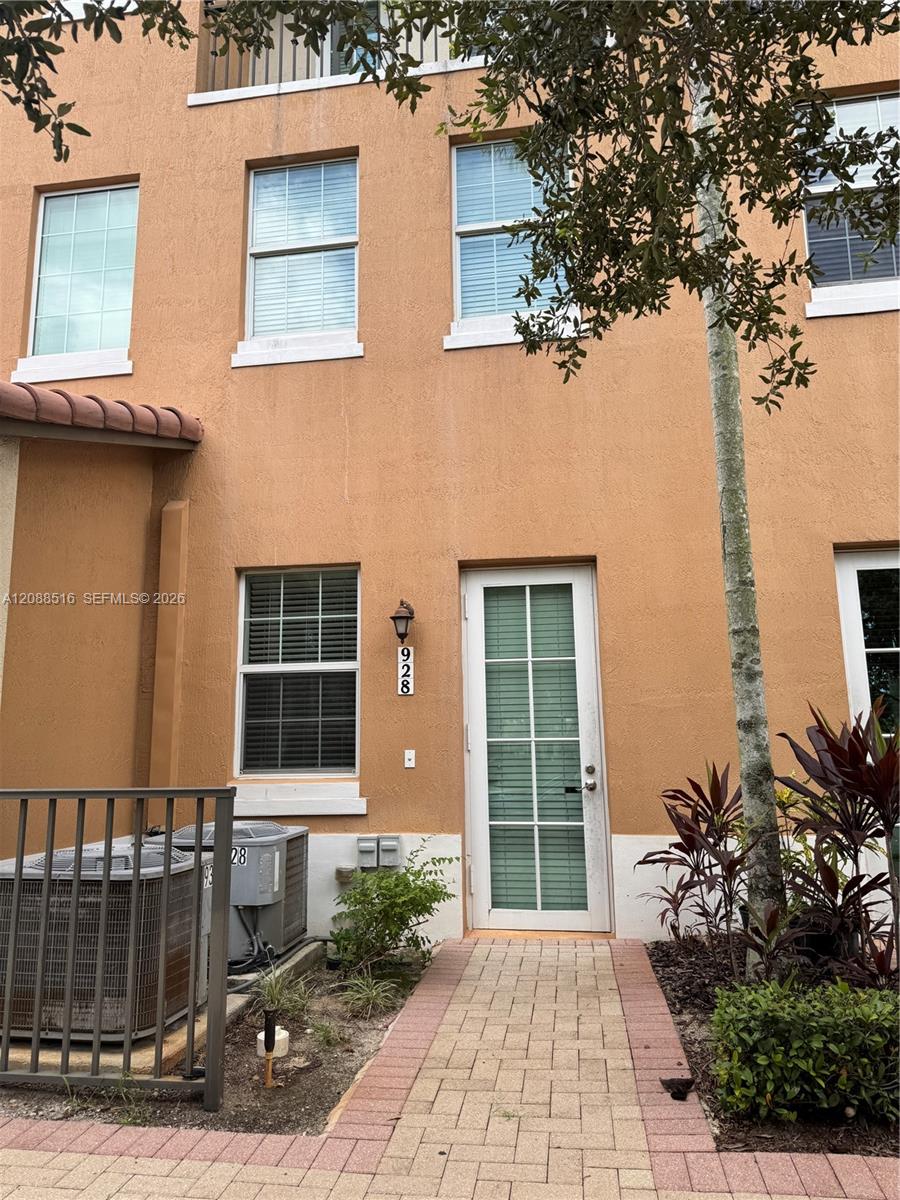 928 Sw 147th Avenue 2906 Property Photo 28