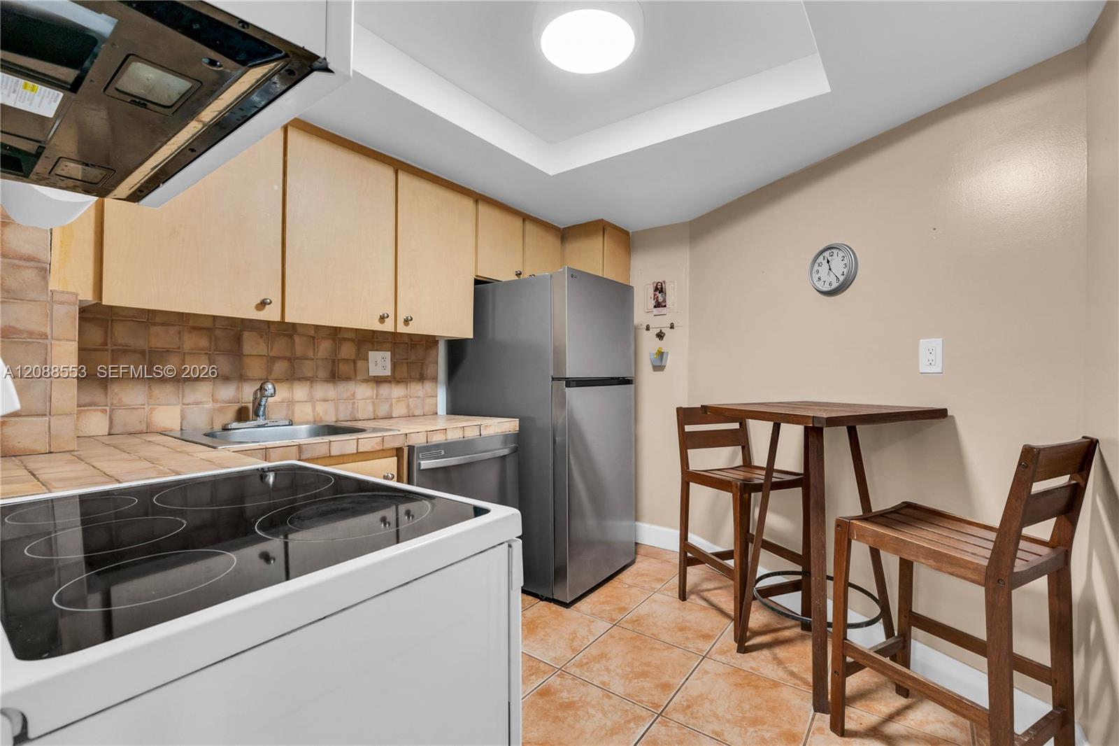 3180 S Ocean Drive 605 Property Photo 8