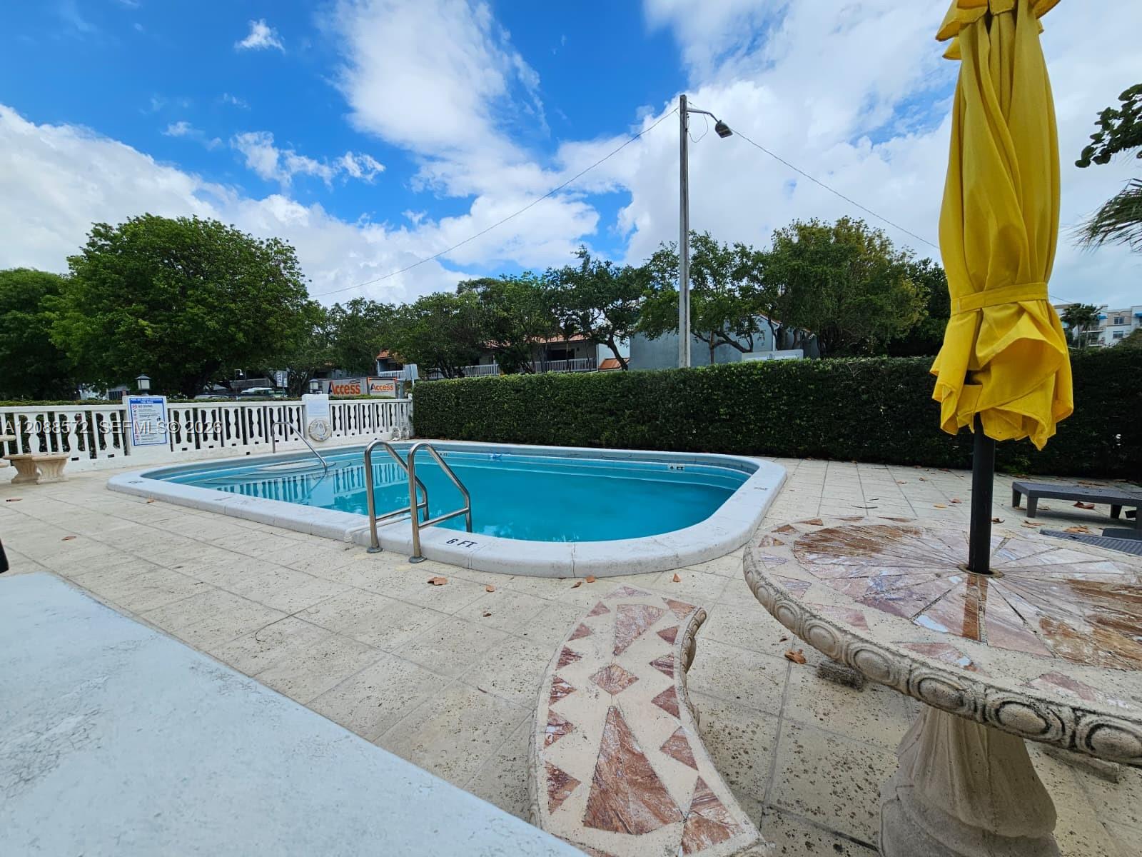 520 NE 38th Street 12