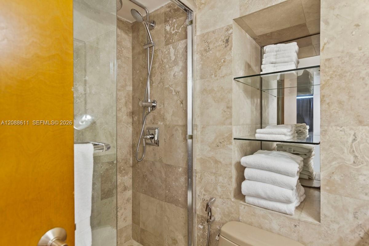 100 Lincoln Road 748 Property Photo 12
