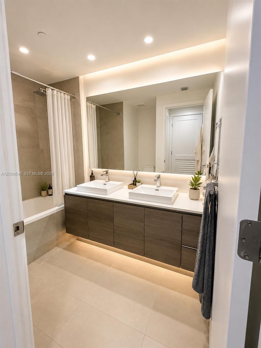 1080 Brickell Avenue 907 Property Photo 3