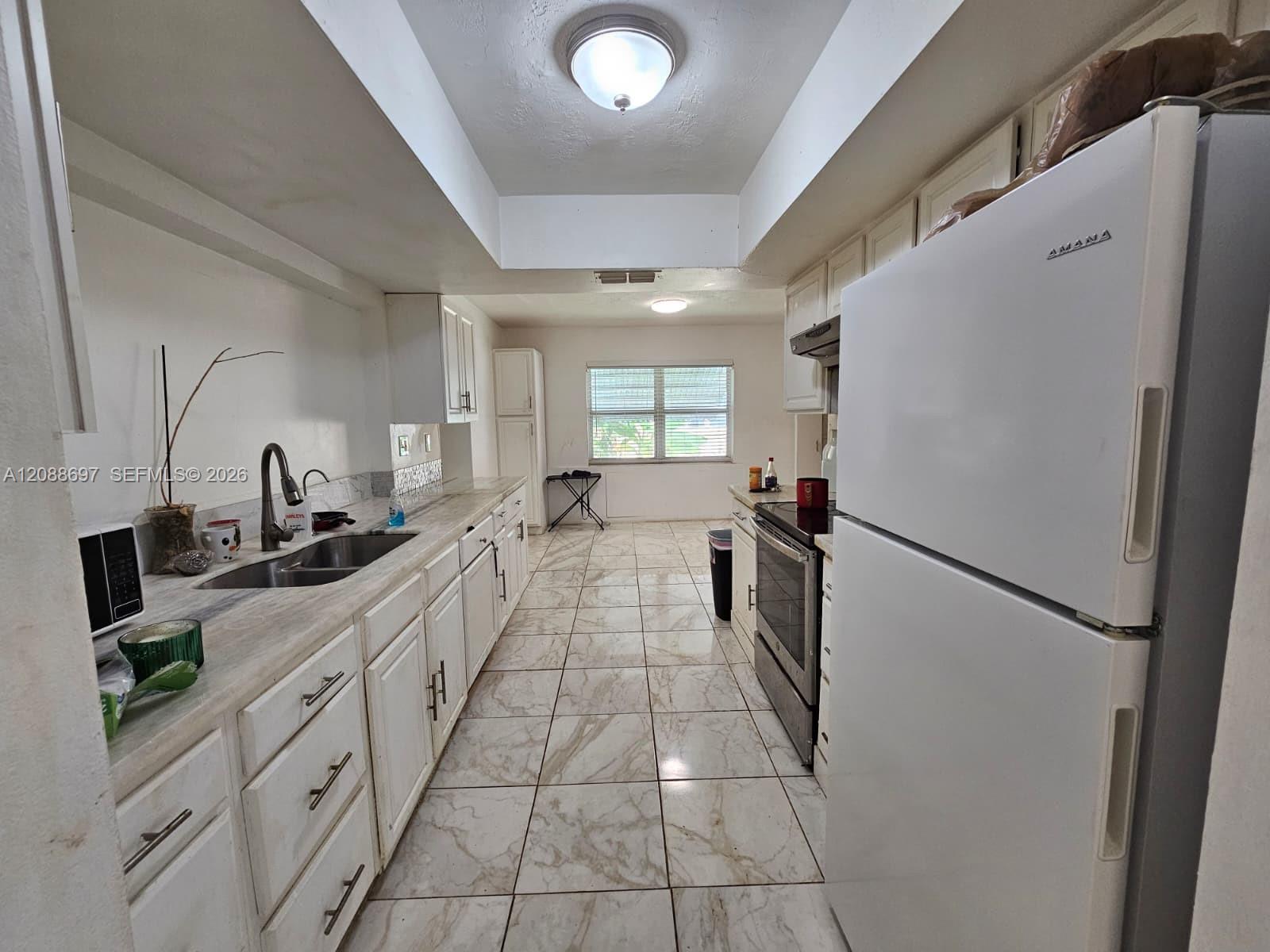 830 Sw 50th Avenue Property Photo 3