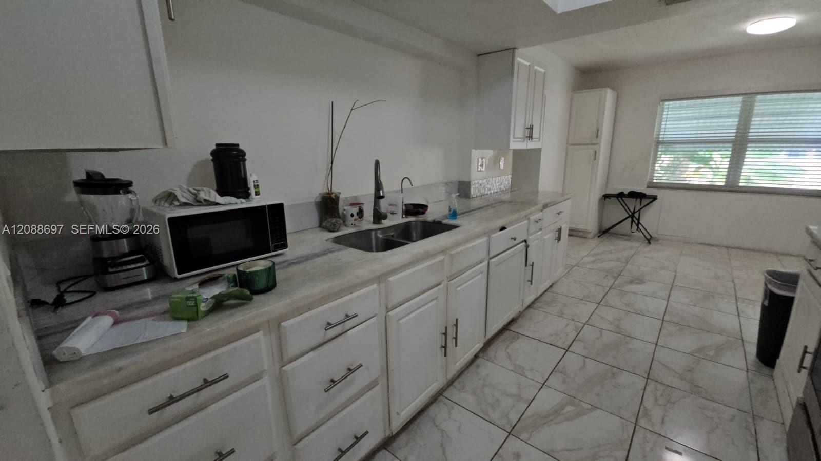 830 Sw 50th Avenue Property Photo 4