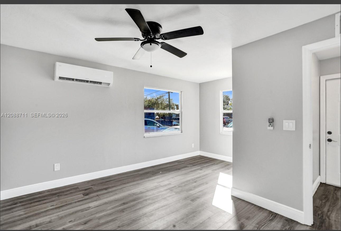 3633 Sw 12th Court Property Photo 11