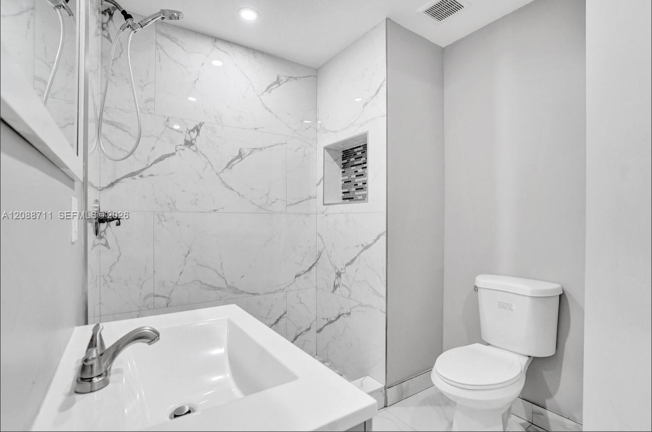 3633 Sw 12th Court Property Photo 14