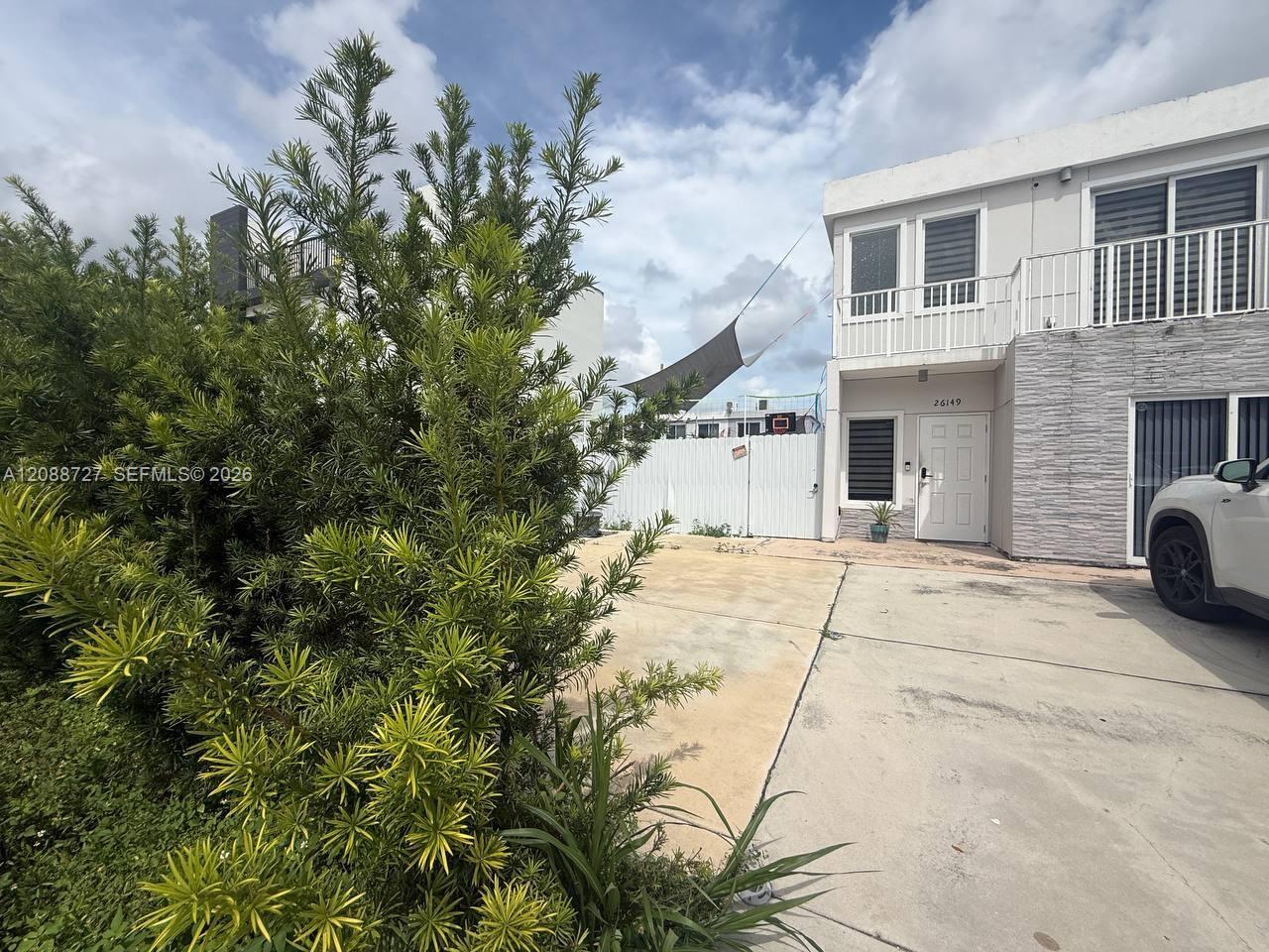 26149 Sw 137th Avenue Property Photo 1