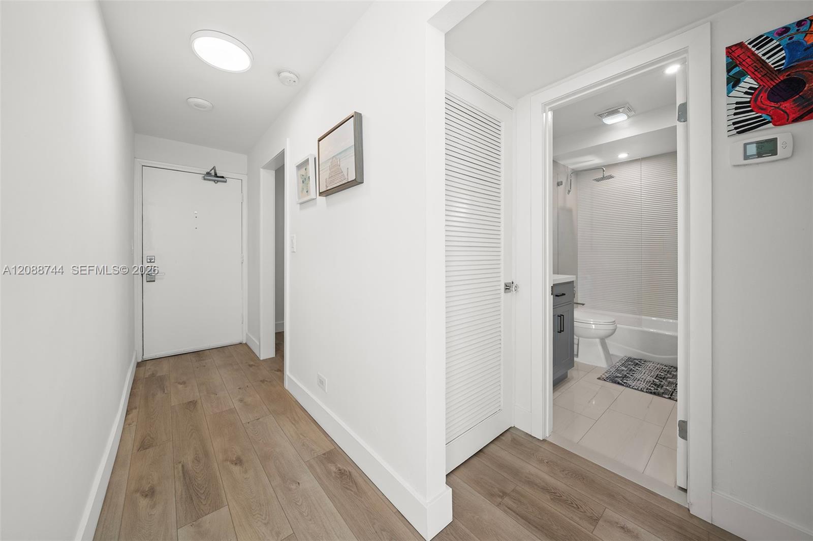 5005 Collins Avenue 1525 Property Photo 12